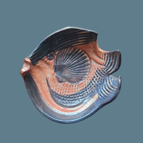 *Vintage B.L.C Studio Pottery Fish Shaped Bowl/Platters Shell Embossed Fish Set - Picture 4 of 5